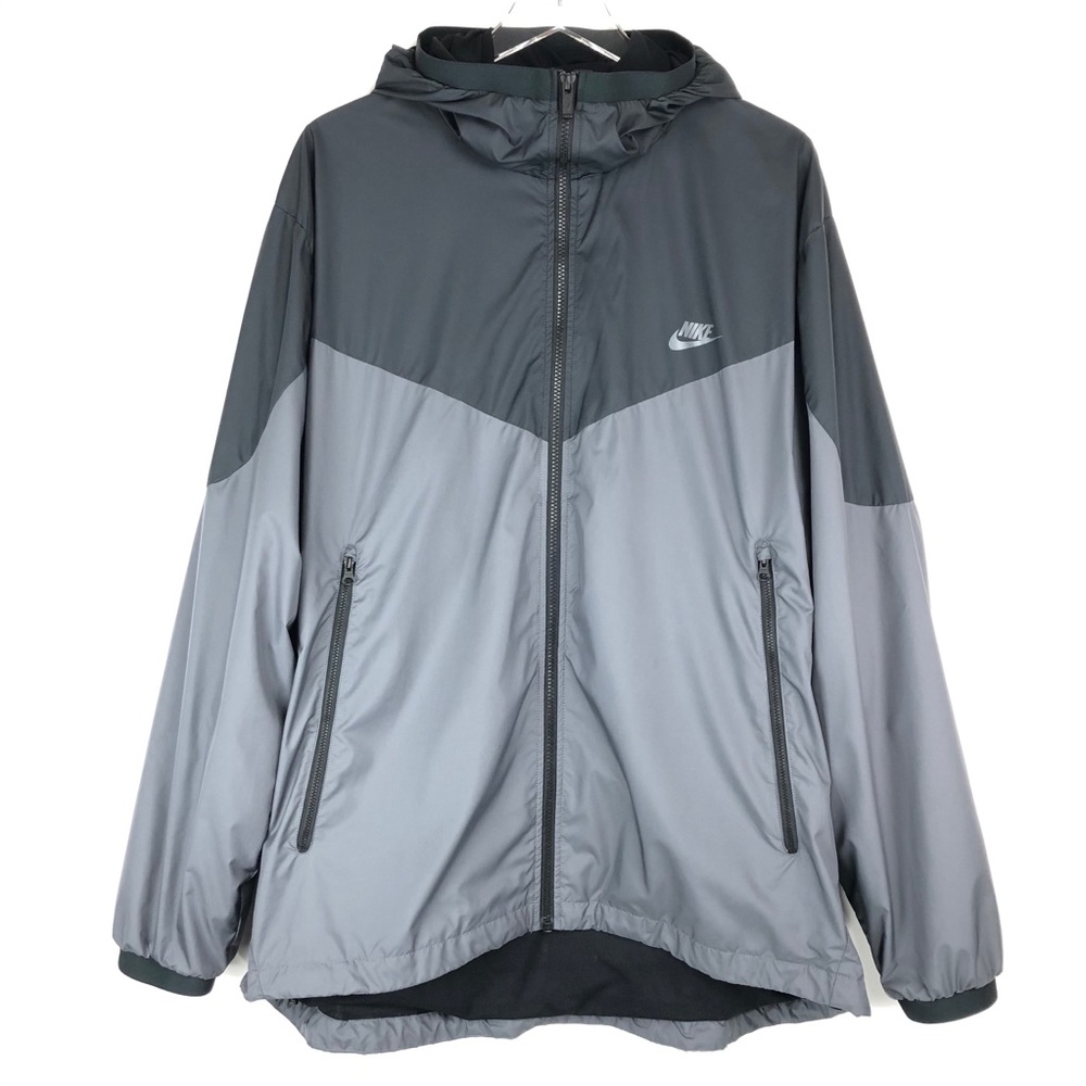 Nike Men’s Lightweight Hooded Windbreaker Jacket